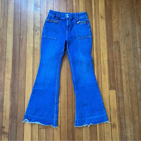 Free People We the Free flare jeans - zipper pockets Size 31 Blue
